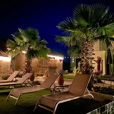 Bed And Adventure Tramontana - Casetta & Wellness * Castilenti
